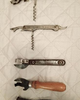 Cinque vecchi apriscatole - apribottiglie vintage