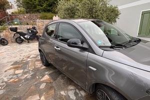 Lancia y ibrida 2021