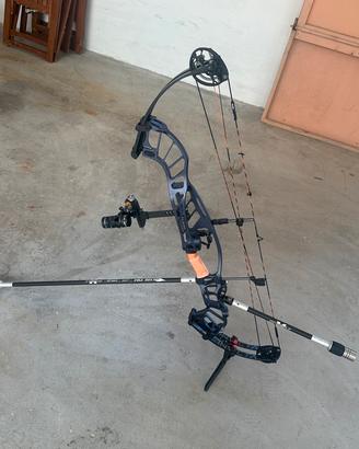 Compound Hoyt invicta 40