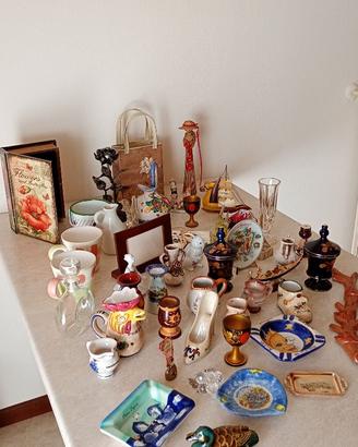 stock souvenir località turistiche soprammobili