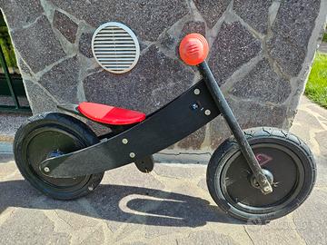 bicicletta senza pedali 