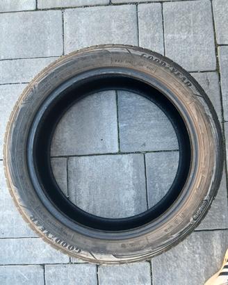 pneumatici invernali auto elettrica