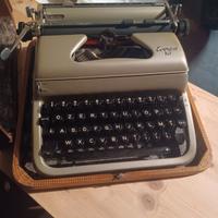 Macchina da scrivere portatile OLIVETTI EVEREST K2