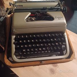 Macchina da scrivere portatile OLIVETTI EVEREST K2