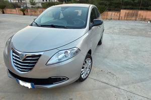 Lancia Y 1.2 silver GPL