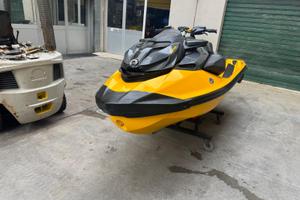 Moto d'acqua SeaDoo RXP 300 2021 65h audio system