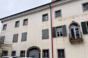 Immobile in asta di 630 m² con più di 5 locali a M