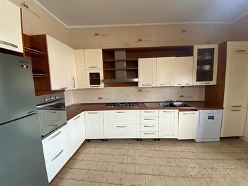 Cucina Angolare 4 mtX 3mt completa di elettrod