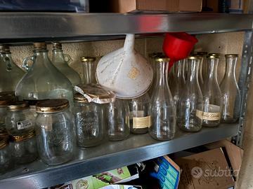 Bottiglie, vasi e damigiane in vetro