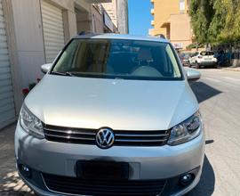 VOLKSWAGEN Touran - 2011