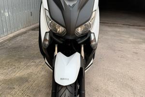 Yamaha X Max 400