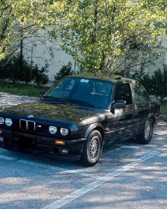 BMW E30 320 i