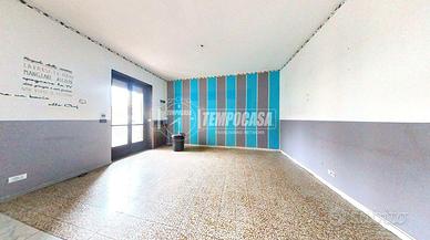 AMPIO QUADRILOCALE LUMINOSO VIA BIBIANA/VIA VILLAR