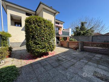 VILLA SINGOLA A CAMERI