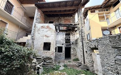 RUSTICO CON GIARDINO