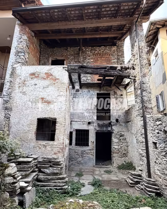 RUSTICO CON GIARDINO