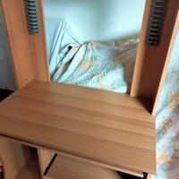 Scrivania con porta pc