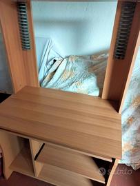 Scrivania con porta pc