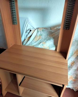 Scrivania con porta pc