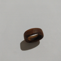 Anello in legno di ulivo