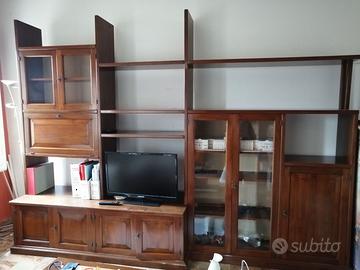 Soggiorno in legno massello di noce