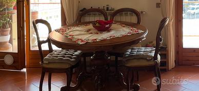 Tavolo salotto allungabile masselllo con sedie