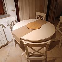 Tavolo allungabile tondo e 4 sedie 