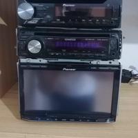  tre radio, due con cavo e una senza cavo,