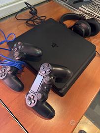 Ps4 Slim usata poche volte.