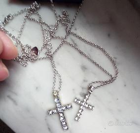 2 catenine molto lunghe in argento con crocifisso 