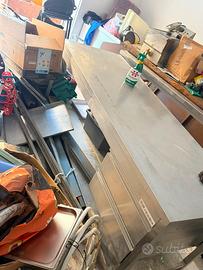 Tavolo da lavoro professionale acciaio inox armadi