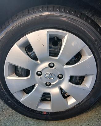 cerchi. copricerchi  originali Toyota yaris più  g