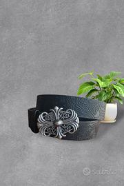 Cintura vintage lavorata con fibbia elegante