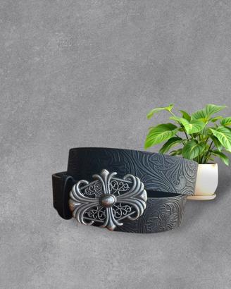 Cintura vintage lavorata con fibbia elegante