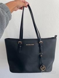 Borsa Michael Kors JET SET nera e oro