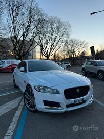 JAGUAR XF 25d AWD (X260)