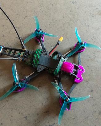 Drone FPV midrange freestyle 