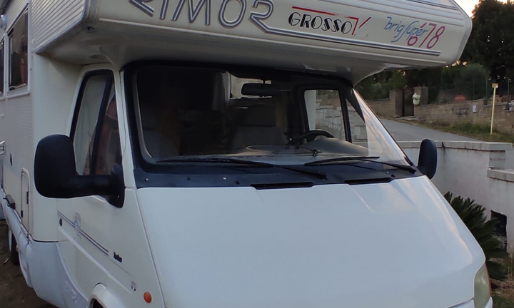 Camper 7 posti letto e viaggio mansardato