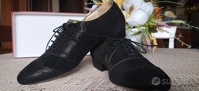 Scarpe da ballo (31 paia, 5 modelli)