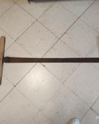 Serra usata dai taglia legna negli anni 20