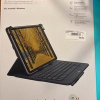 Cover tablet con tastiera.