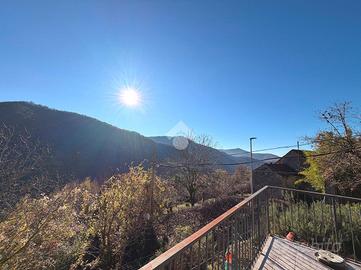 CASA SEMINDIPENDENTE A SERRA RICCÒ