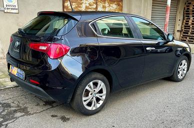 Alfa Romeo Giulietta 1.6 JTDm-2 105 CV Distinctive