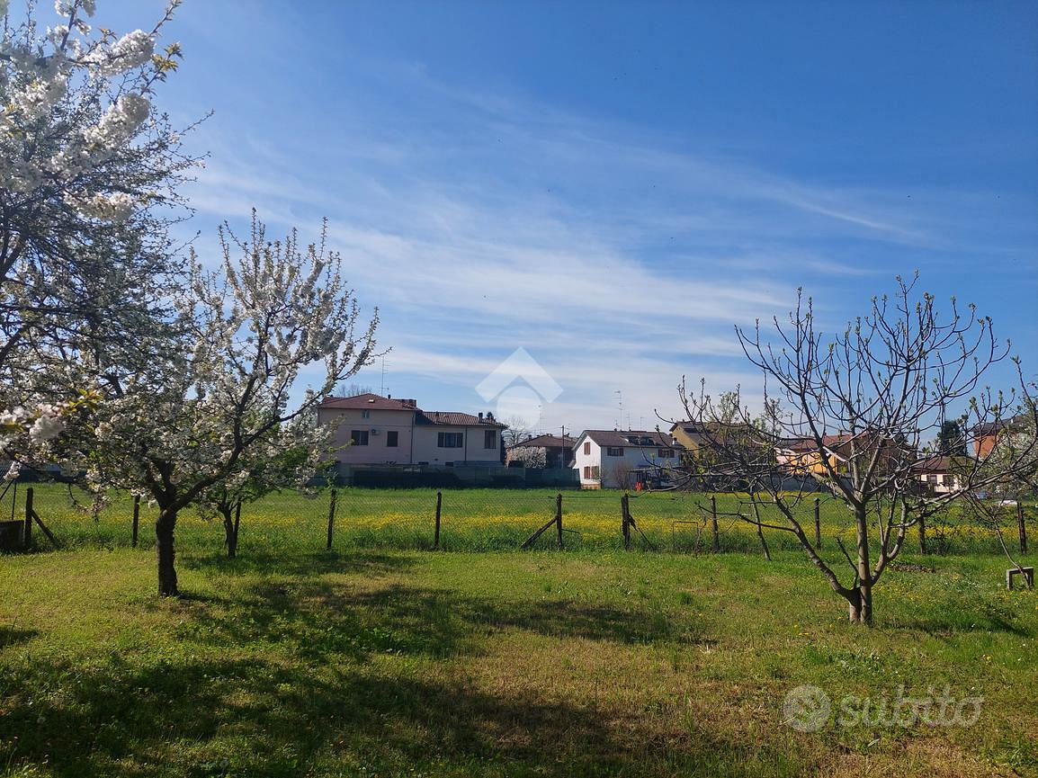 TERRENO A GATTATICO - Vista 2