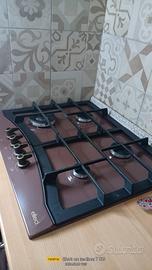 Piano cottura 4 fuochi.
