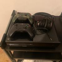 XBOX con giochi e accessori
