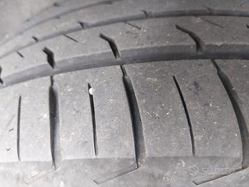 VOLKSWAGEN Touran - 2012