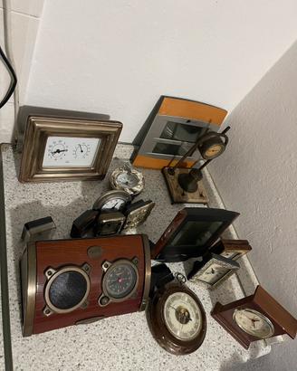 Orologi da muro / tavolo di vari tipi