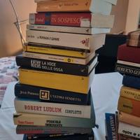 Lotto di libri 35 misti Vari autori Editori generi