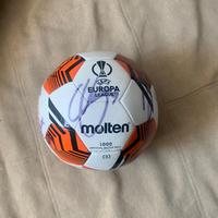 Pallone Europa League firmato